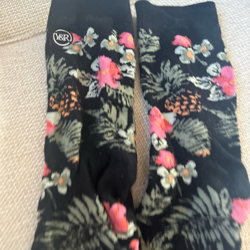 FLORAL socks! - Picture 5 of 7